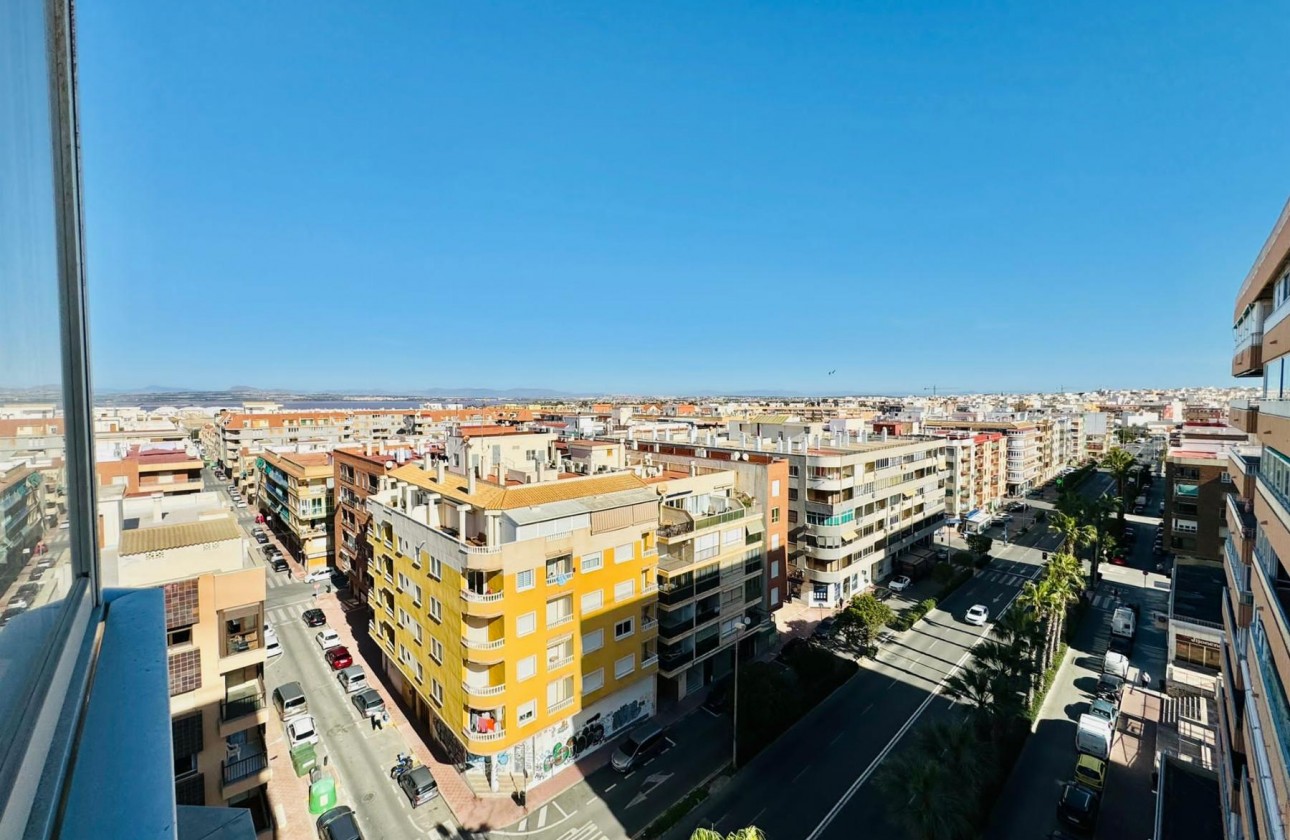 Resale - Apartment / flat - Torrevieja - Playa del Acequión